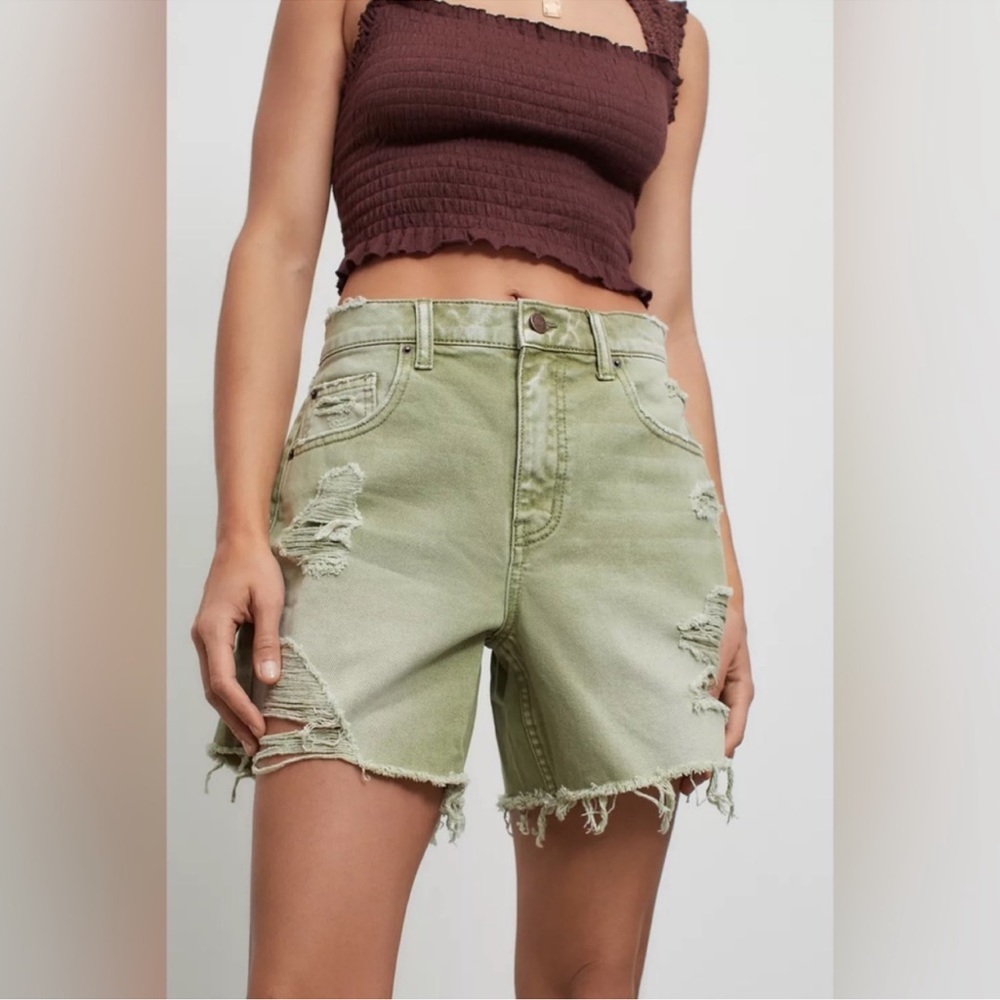 NWOT Urban Outfitters BDG Green Dropped Waist Destroy Cut Off Shorts sz 28